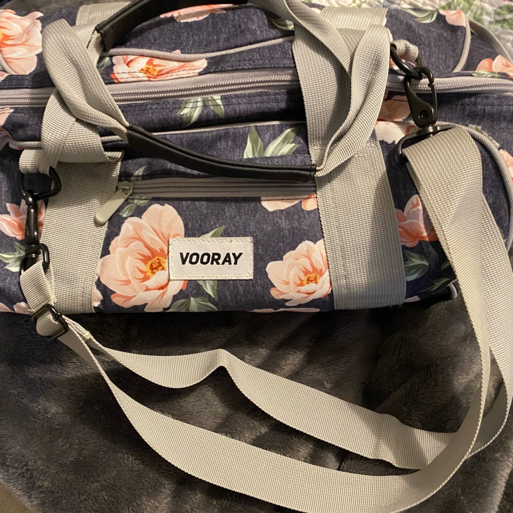 Vooray | Gym Duffel Bag Gray Pink Black Floral flowers L 16" inch bag